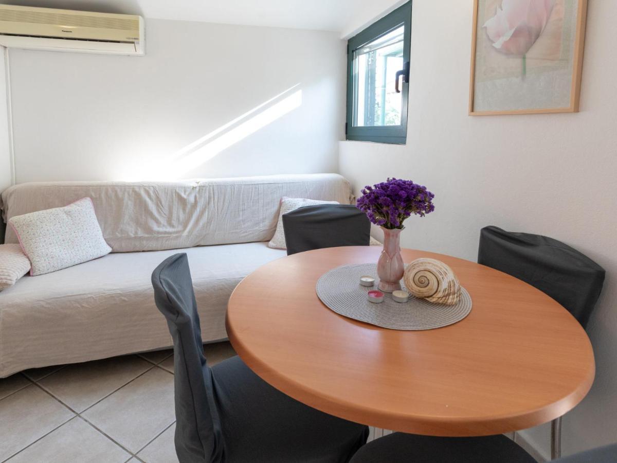 Holiday Home Dubra By Interhome Комарна Экстерьер фото